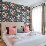 Charming Apartment Near Nation